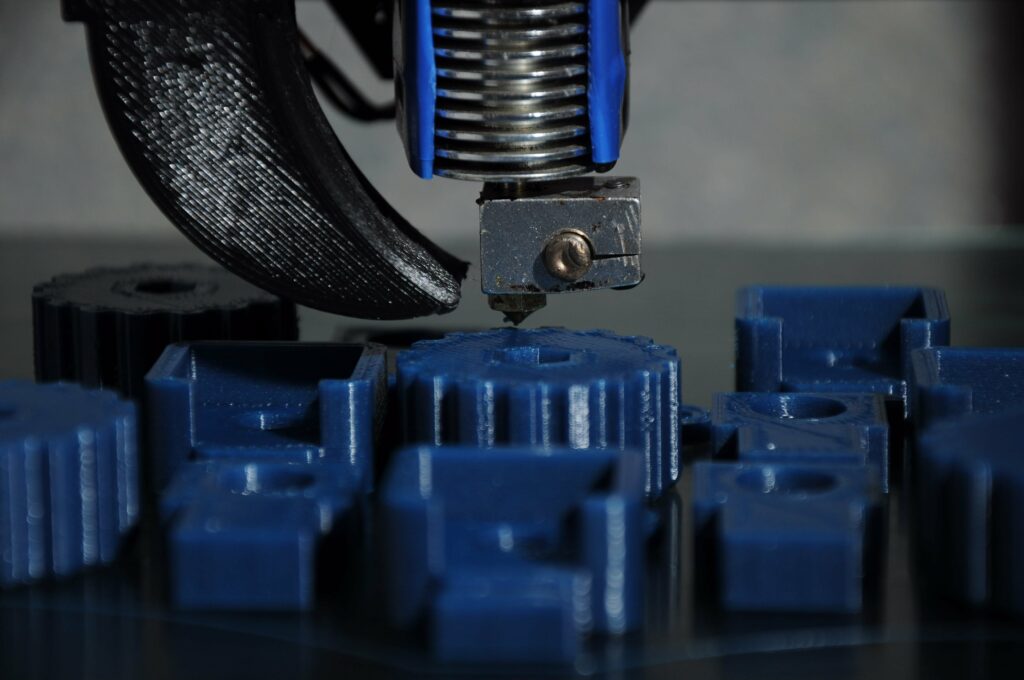 3D Printing vs CNC Machining: Differences and Applications 3D Printing vs CNC Machining: Differences and Applications
