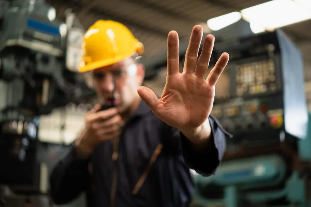 Social Distancing for Manufacturers Social Distancing for Manufacturers
